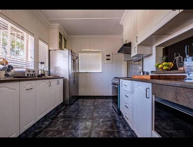 5 BEDROOM HOUSE FOR SALE IN RANDHART